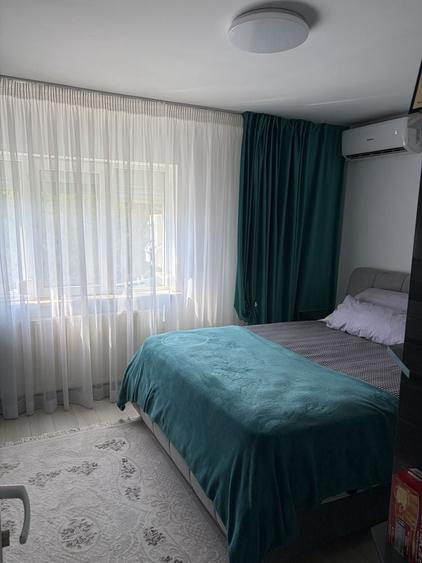 Apartament cu 3 camere decomandat în Sud