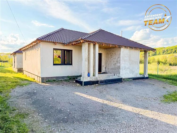 Casă individuală cu 4 camere cu Teren 800 Mp în Periferie