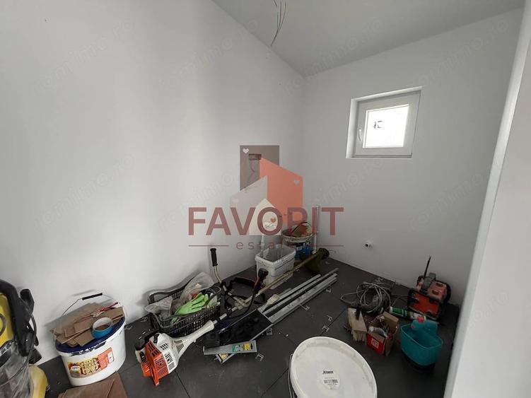 Casă cu 3 camere cu Teren 300 Mp în Sânmihaiu Român