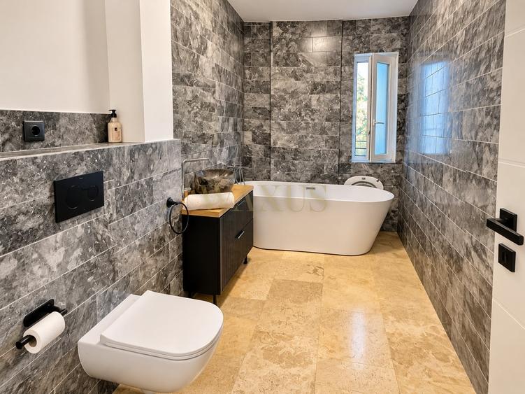 Apartament cu 3 camere semidecomandat, mobilat în Florești