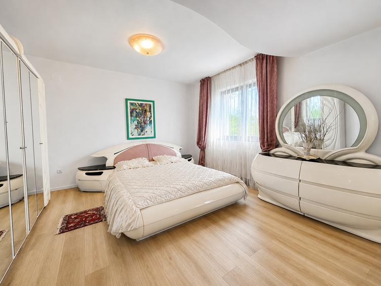 Casă cu 4 camere, priveliște panoramică, terasă închisă și grădină terasată - 2