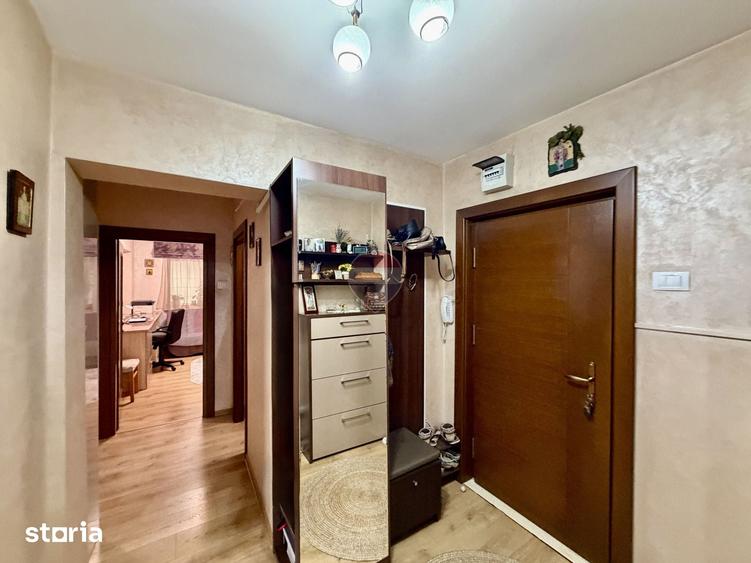 Apartament cu 3 camere în Brăilei