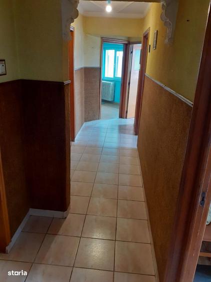 Apartament cu 3 camere decomandat în Dacia