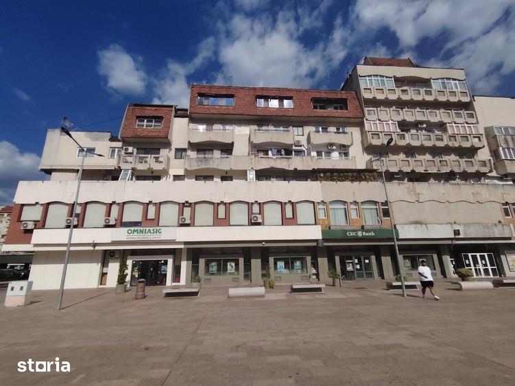 Apartament cu 3 camere decomandat în Ultracentral