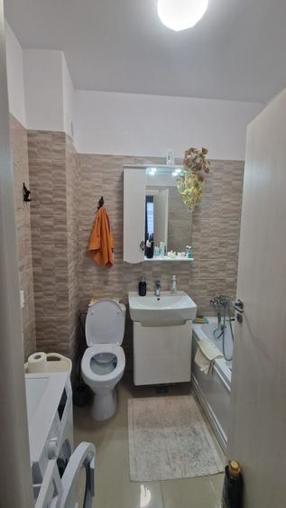 Apartament cu 3 camere decomandat în Militari