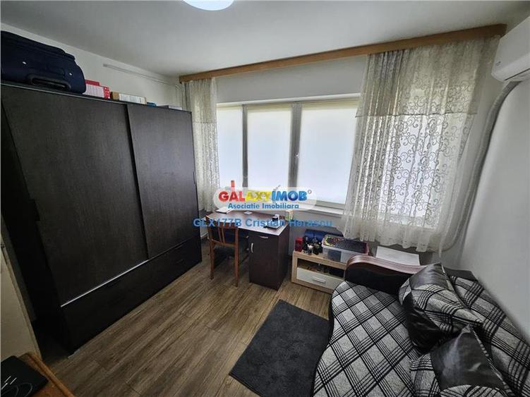 Apartament cu 3 camere semidecomandat, mobilat în Central