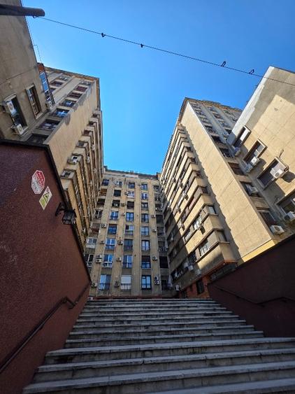 Apartament cu 2 camere semidecomandat în Universitate