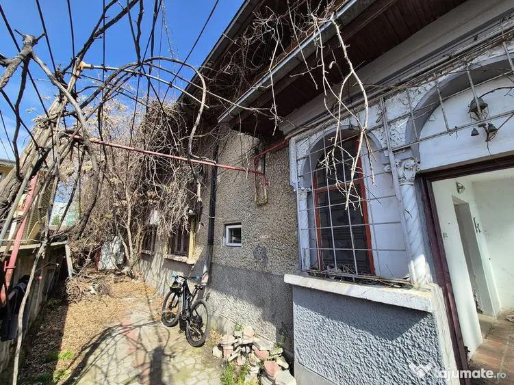 Casă cu 7 camere cu Teren 176 Mp în Baicului