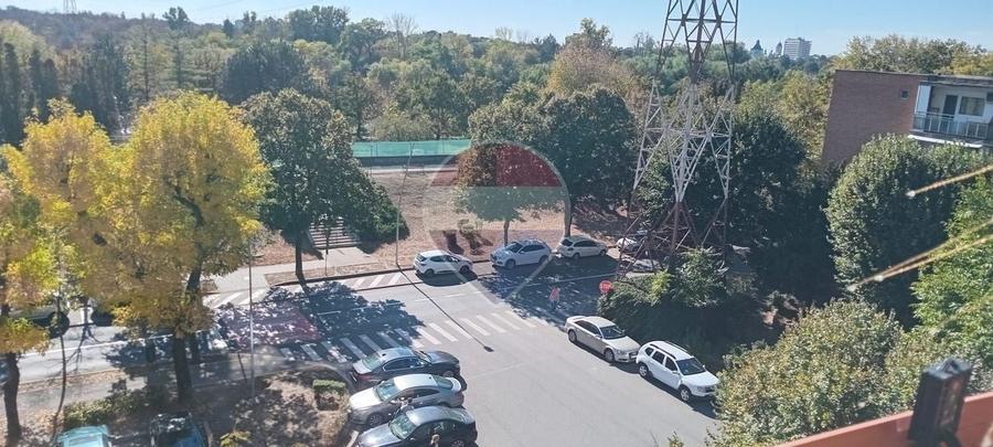 Apartament cu 2 camere semidecomandat în Polivalentă