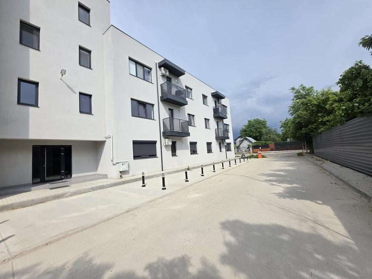 Apartament cu 2 camere semidecomandat în 1 Decembrie
