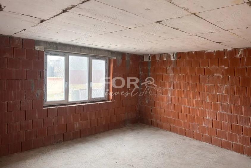 Casă cu 4 camere cu Teren 1290 Mp în Tulca