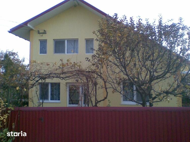 Casă cu 4 camere cu Teren 1000 Mp în Mihai Eminescu