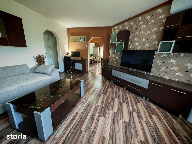 Apartament cu 3 camere decomandat în Micălaca