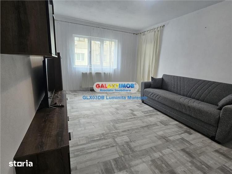 Apartament cu 3 camere decomandat în Micro 12