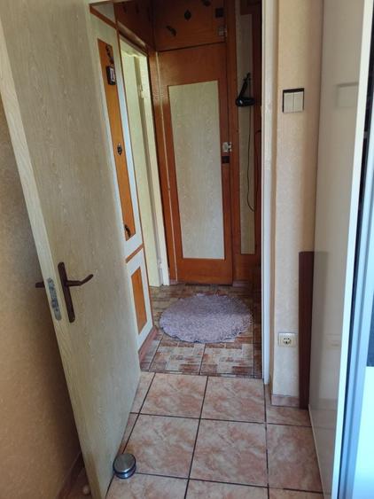 Apartament cu 3 camere semidecomandat în Fizicienilor