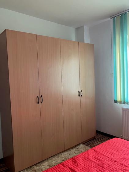 Apartament cu 3 camere decomandat în Lacul Tei