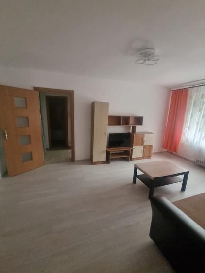 Apartament cu 2 camere semidecomandat în Pajura