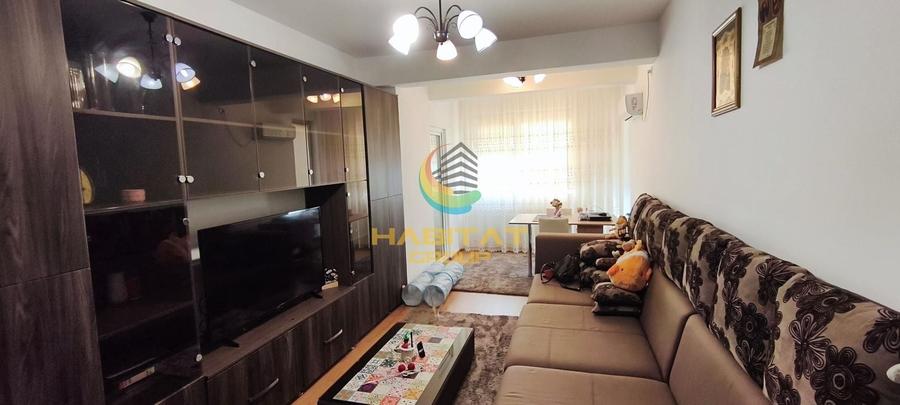Apartament cu 2 camere decomandat, mobilat în Sud