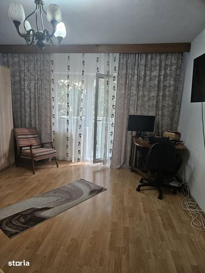 Garsonieră decomandată în Valea Cetății