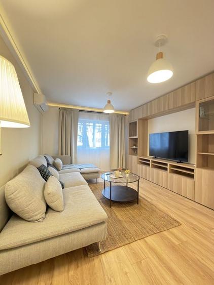 Apartament cu 4 camere decomandat, mobilat în Cetății