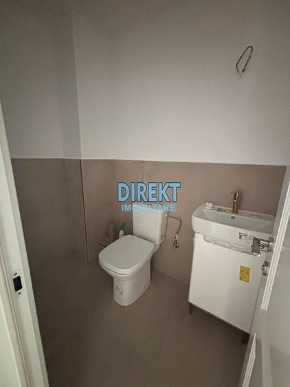 Apartament cu 4 camere decomandat în Central