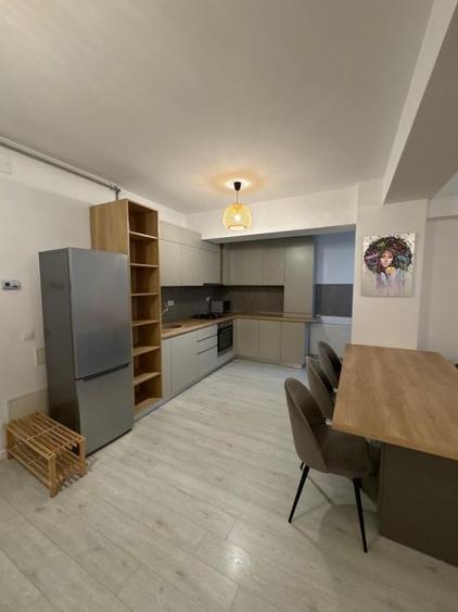 Apartament cu 2 camere semidecomandat, mobilat în Torontalului