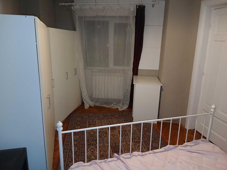 Apartament cu 3 camere semidecomandat în Cantemir