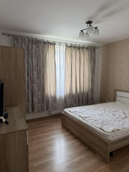 Inchiriez apartament 3 camere - 2