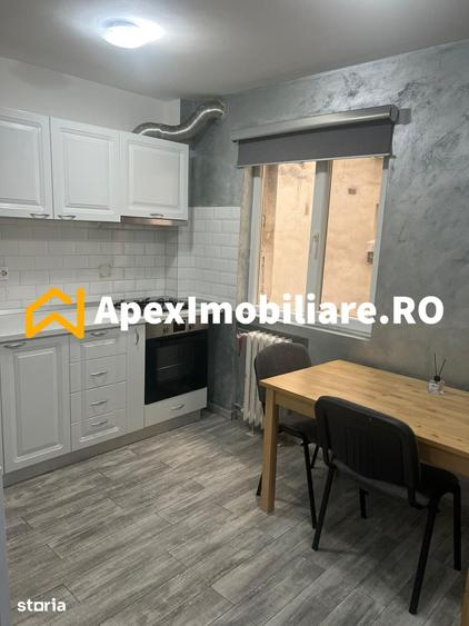Apartament cu 3 camere decomandat în Drumul Taberei