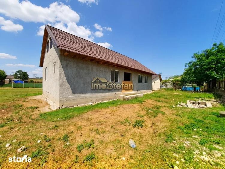Casă cu 2 camere cu Teren 1000 Mp în Poarta Albă