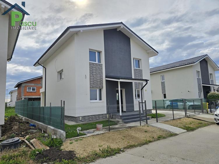 Casă individuală cu 3 camere cu Canalizare în Central