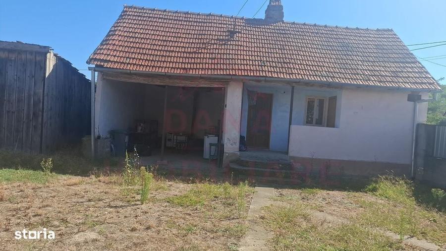 Casă cu 3 camere decomandat în Central