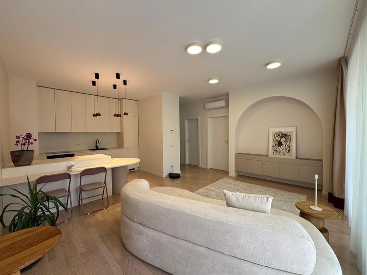 Apartament cu 2 camere decomandat în Băneasa