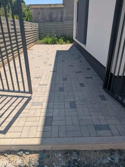 Duplex cu 4 camere cu Canalizare în Florești