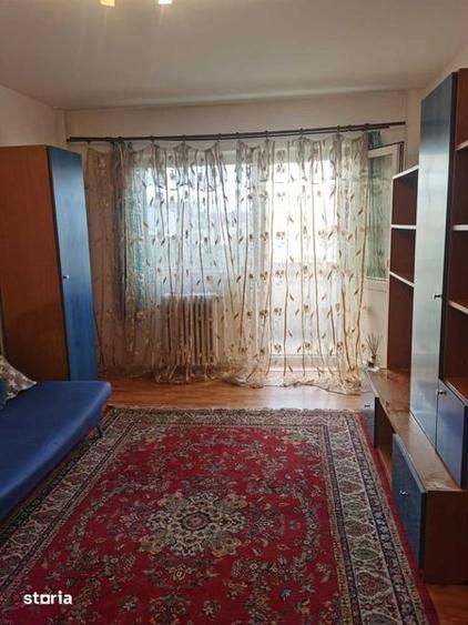 Apartament cu 3 camere decomandat în Între Lacuri