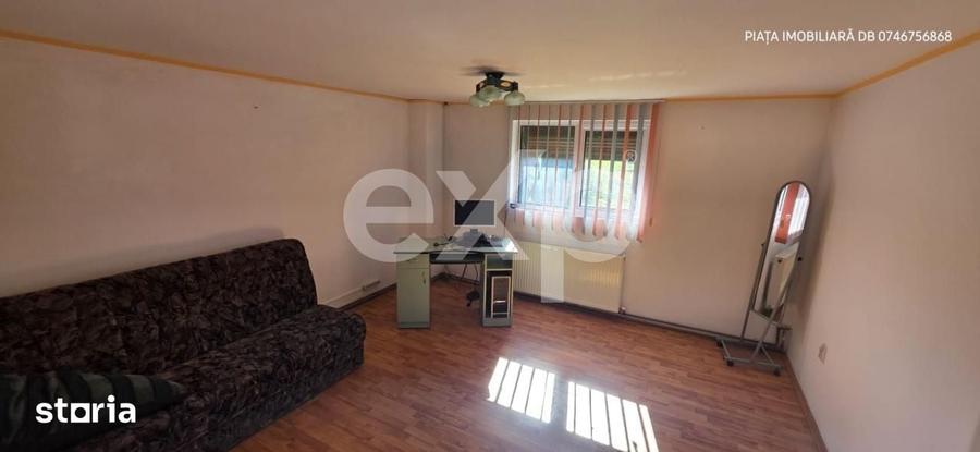Casă cu 9 camere cu Teren 1000 Mp în Dragomirești