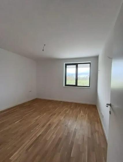 Luminozitate, terasă de 14 mp și 2 camere în Sisești - 12