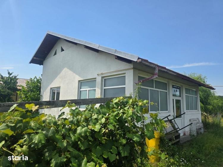 Casă cu 2 camere în Lupueni