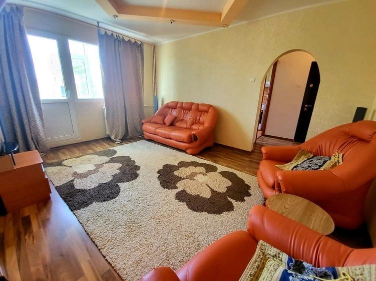 Apartament cu 2 camere semidecomandat, mobilat în Podu Roș — fotografia 1