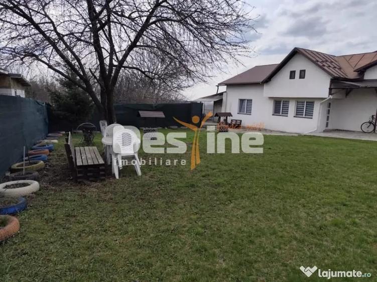 Casă cu 3 camere cu Teren 1364 Mp în Central