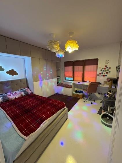 Apartament cu 4 camere semidecomandat, mobilat în Siderurgiștilor