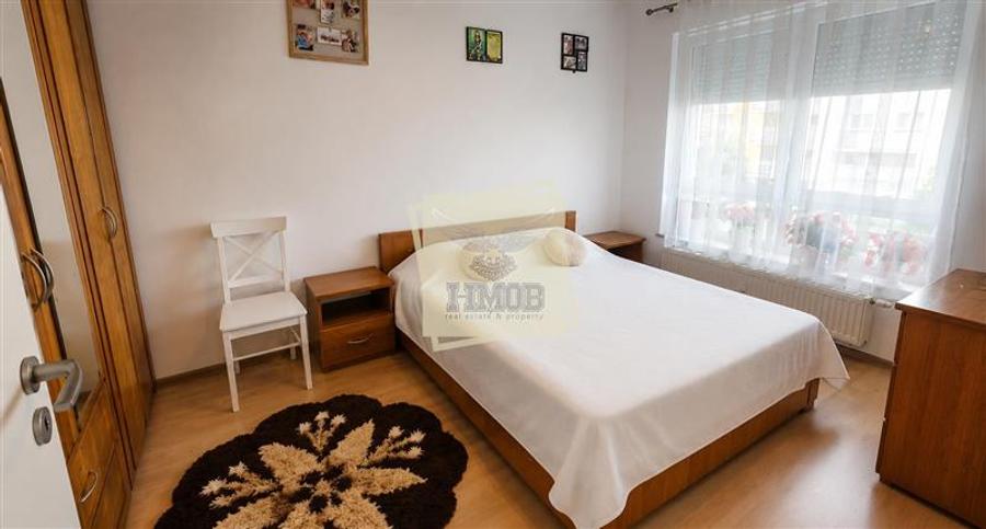Apartament cu 3 camere decomandat, mobilat în Exterior Sud