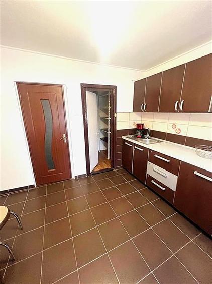Apartament cu 2 camere decomandat, mobilat în Unirii Nord