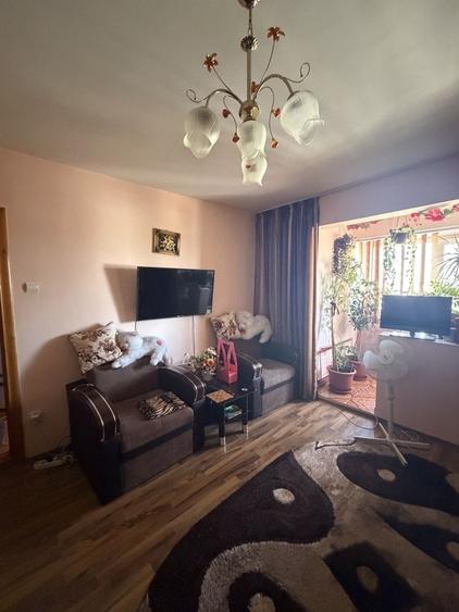 Apartament cu 2 camere decomandat în Micro 5