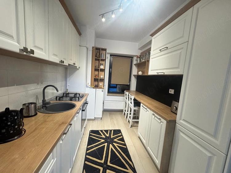 Apartament cu 3 camere decomandat în Nicolina
