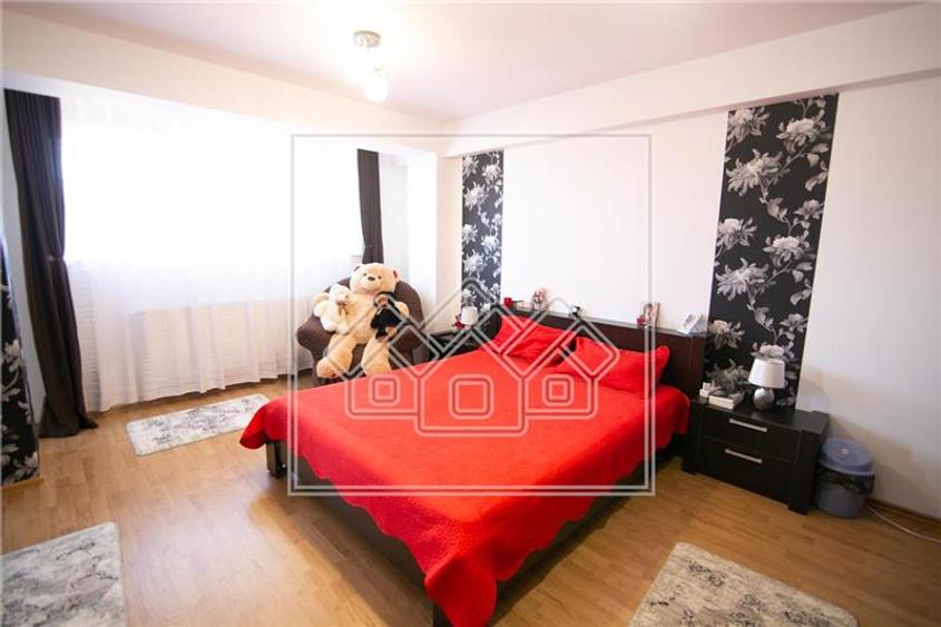 Apartament cu 2 camere decomandat în Vasile Aaron