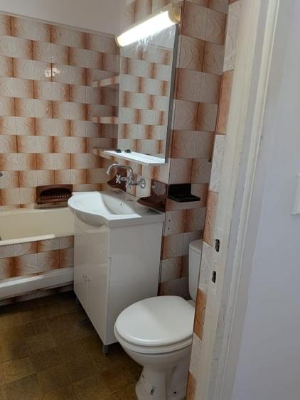 Apartament cu 2 camere decomandat, mobilat în Central