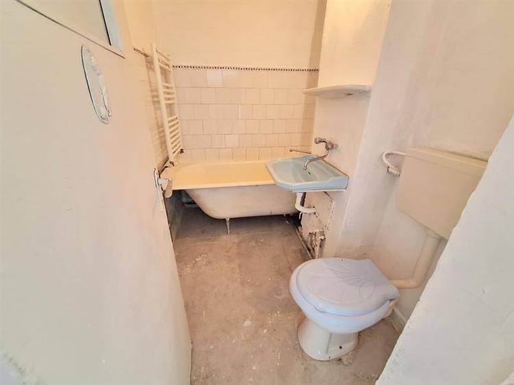 Apartament cu 2 camere semidecomandat în 9 Mai