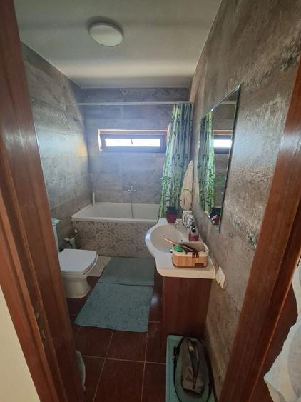 Apartament cu 3 camere decomandat în Est