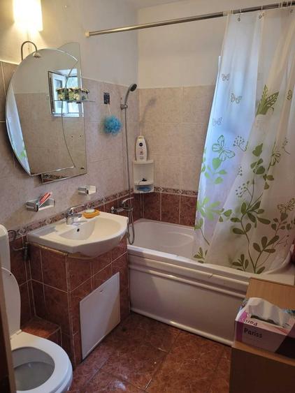 Apartament cu 3 camere decomandat în Aradului